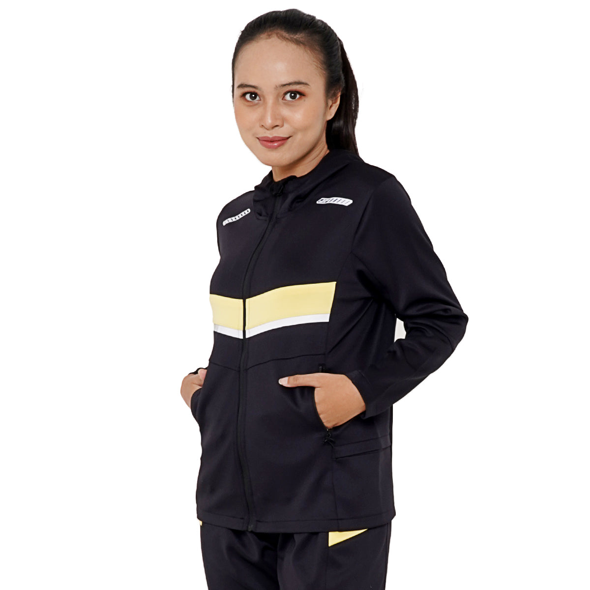 Jaket Sport Wanita Performance Hitam